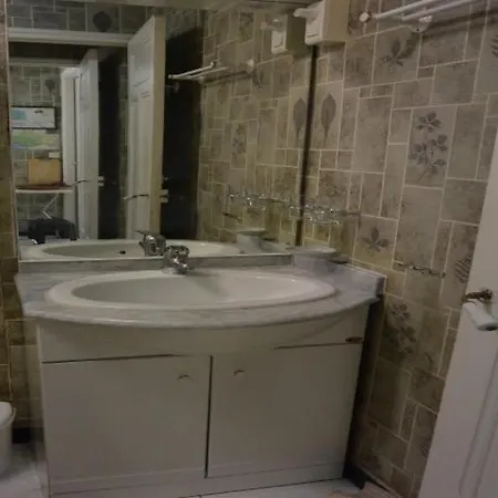 Two-bedroom With Terrasse, Barbecue And Garden 230 Вілла
