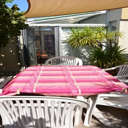 Вілла Two-bedroom With Terrasse, Barbecue And Garden 230 Агд